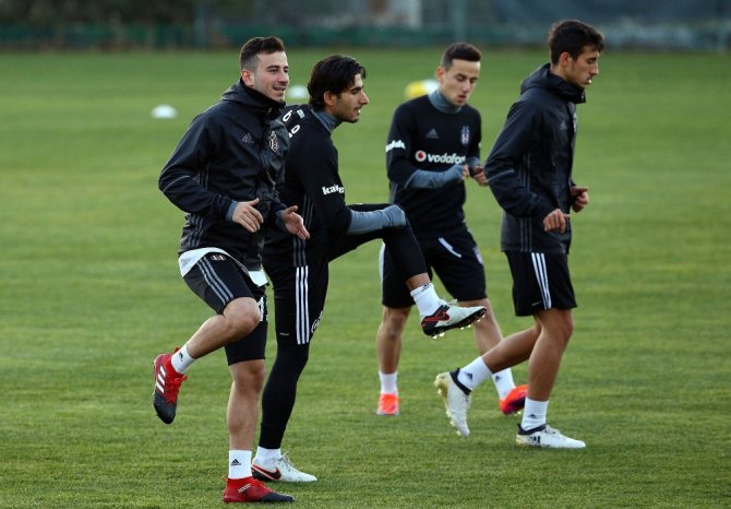 Beşiktaş, Hazırlarını Sürdürüyor