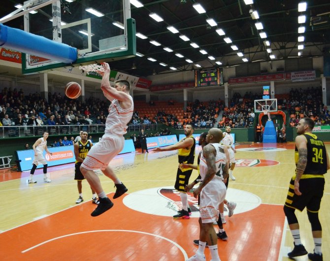 Banvit Uzatmalarda Güldü