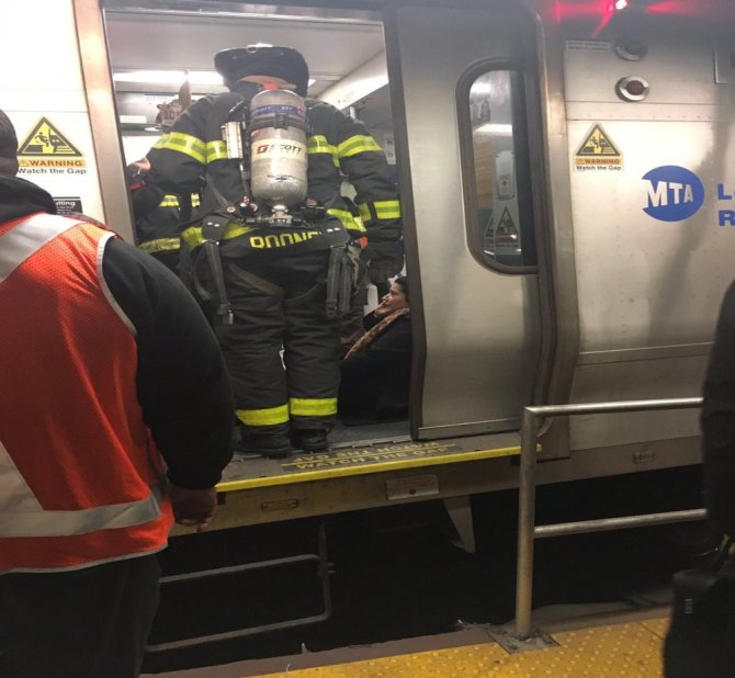 New York’ta Tren Raydan Çıktı: 18 Yaralı