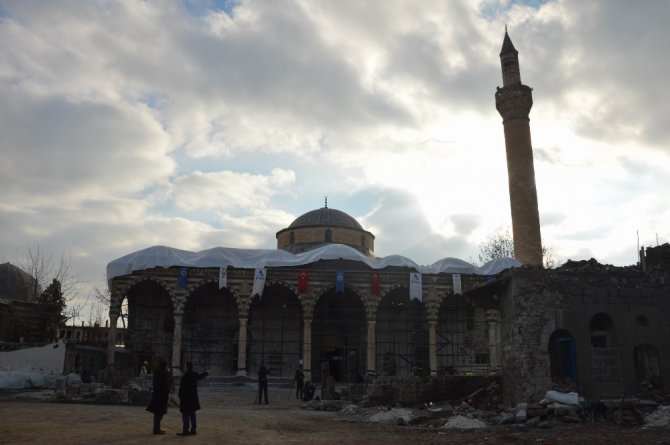 Sur Yeniden İnşaa Ediliyor: Bakan Bölgeyi İnceledi