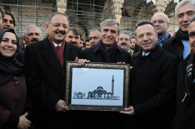 Sur Yeniden İnşaa Ediliyor: Bakan Bölgeyi İnceledi