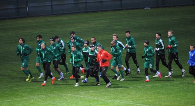 Burssaspor 7 Eksikle Çalıştı