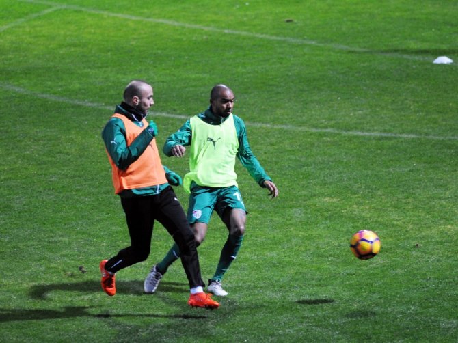 Burssaspor 7 Eksikle Çalıştı