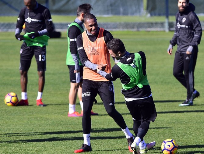 Beşiktaş Pas Antrenmanı Yaptı