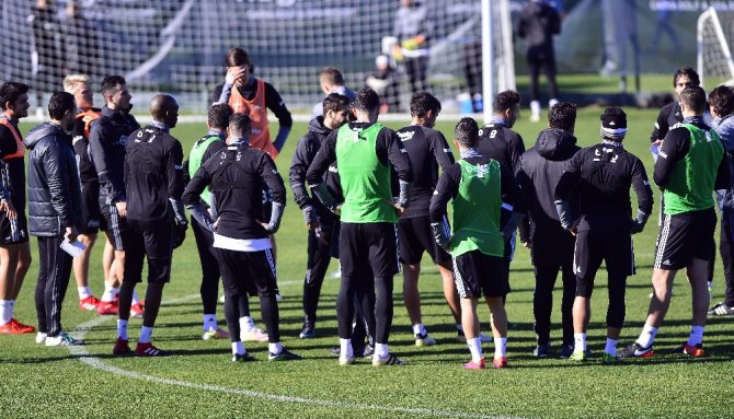Beşiktaş Pas Antrenmanı Yaptı