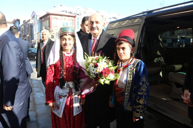 "Üst Akıl Bugün Bir Maşayı, Ertesi Gün Farklı Maşayı Kullanıyor"