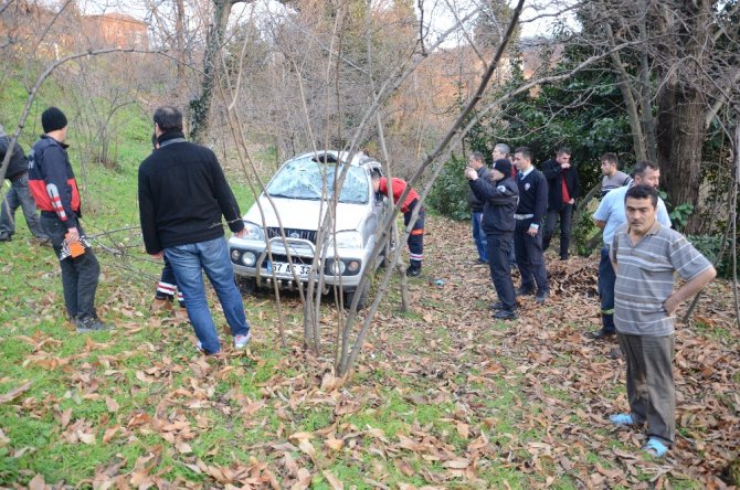 20 Metreden Bahçeye Uçtular: 4 Yaralı