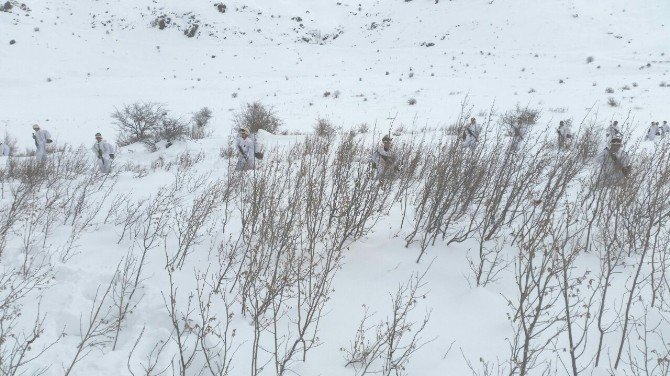 Komandolar Karadeniz’de Terörist Avında