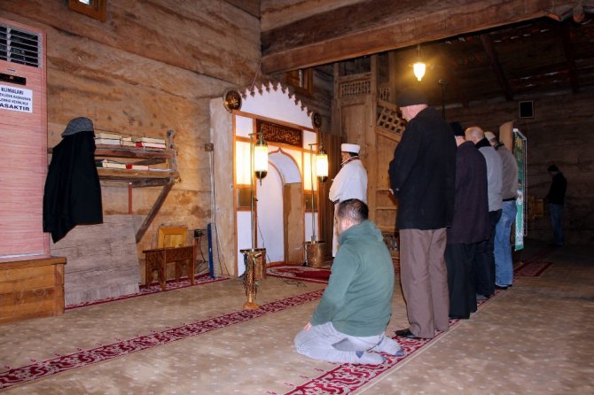 ’Çivisiz Camii’ 8 Asırdır Ayakta