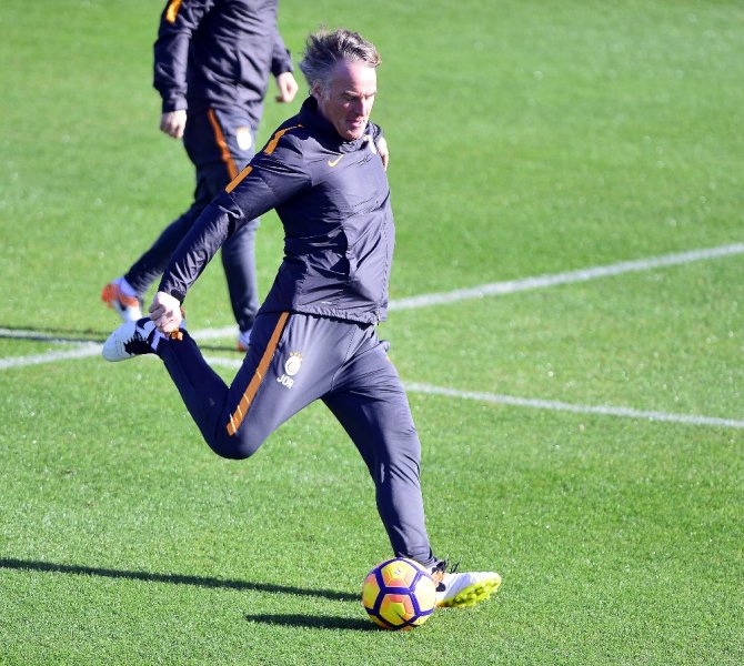 Galatasaray Hazırlıklarını Sürdürüyor