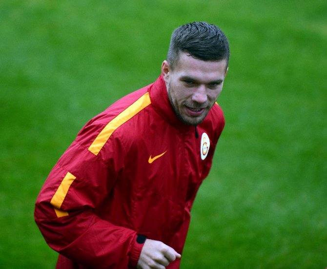Podolski 1 Ay Sonra...