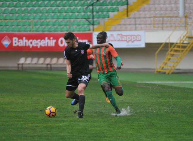 Alanyaspor’dan Karabükspor’a Farklı Tarife