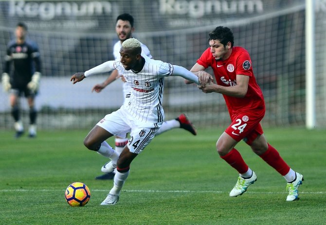 Beşiktaş Antalyaspor’a Boyun Eğdi