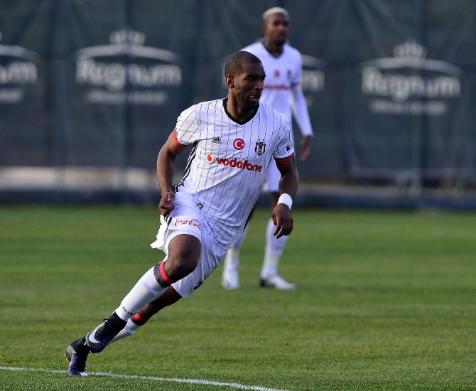 Beşiktaş Antalyaspor’a Boyun Eğdi