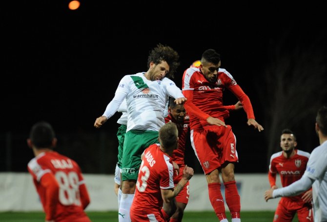 Bursaspor Arnavut Rakibiyle Yenişemedi