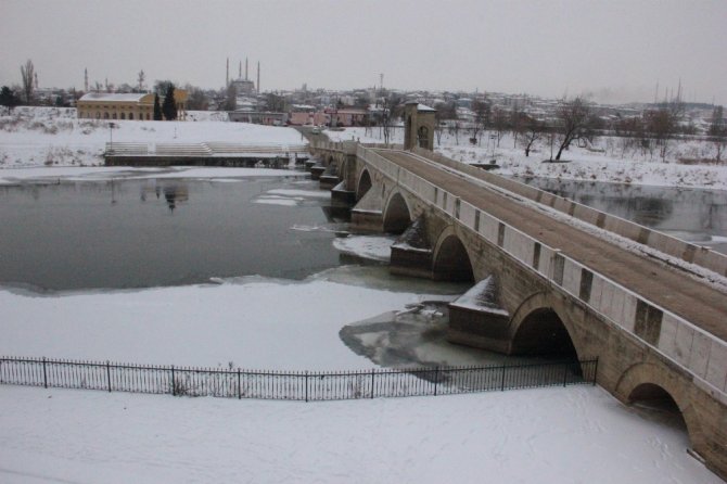 Tunca Nehri Akmıyor, Meriç Kısmen Buz Tuttu