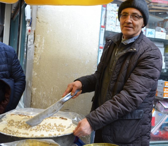 Bu Helva Vücudu Sıcak Tutuyor