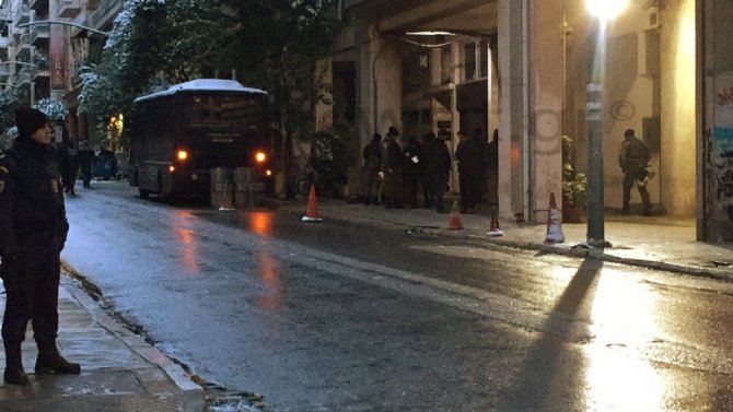 Pasok Binası Önündeki Polis Ekibine Silahlı Saldırı