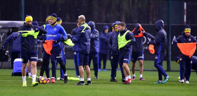 Fenerbahçe Hazırlıklarını Sürdürdü
