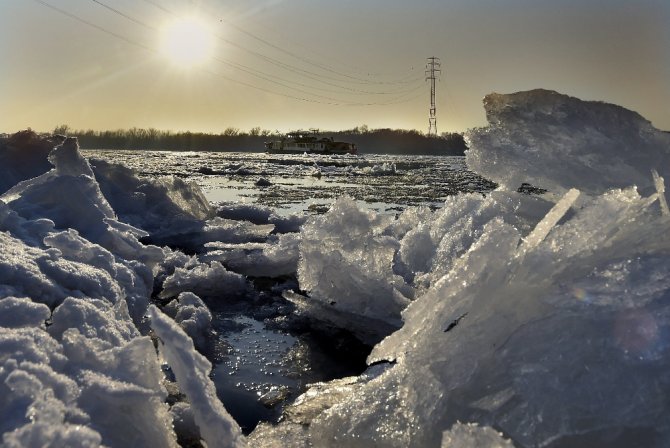 Tuna Nehri Buz Tuttu