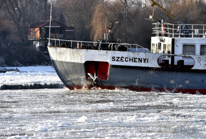 Tuna Nehri Buz Tuttu