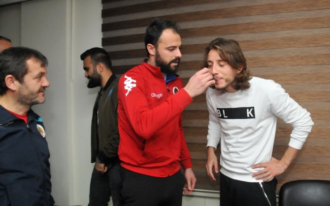 Taha Yalçıner’e Sürpriz
