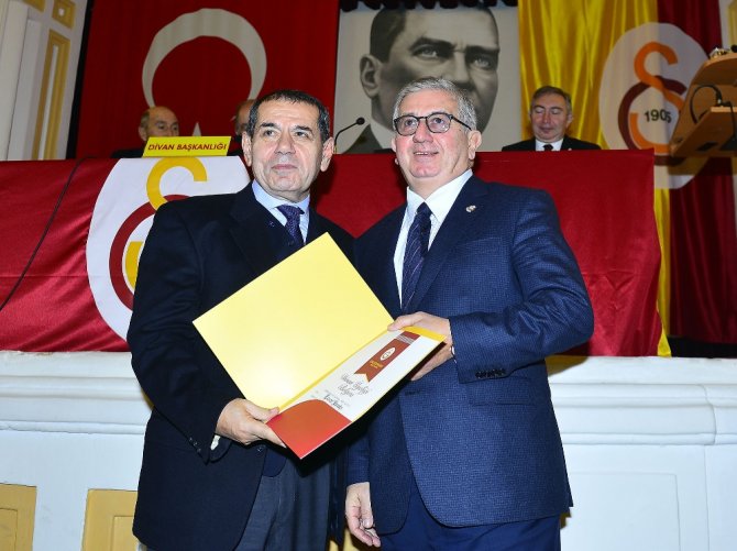 25 Yılını Dolduran Üyeler Beratlarını Aldı