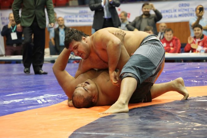 Başpehlivan Recep Kara Asya Sumo Şampiyonunu Tuş Etti