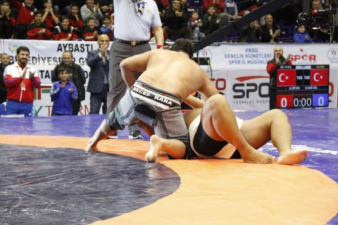 Başpehlivan Recep Kara Asya Sumo Şampiyonunu Tuş Etti