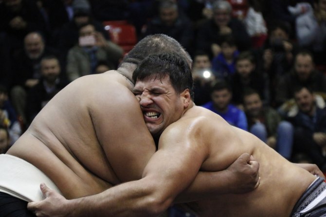 Başpehlivan Recep Kara Asya Sumo Şampiyonunu Tuş Etti