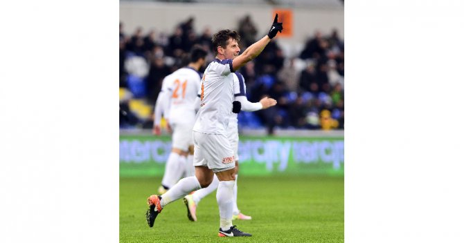 Başakşehir 5. Viteste!
