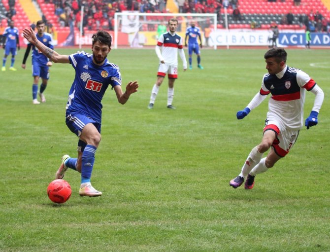 Es-es 3 Puanı 3 Golle Aldı