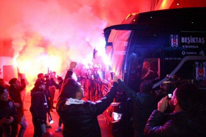 Beşiktaş’a Ankara’da Coşkulu Karşılama