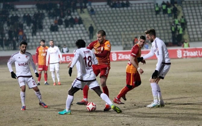 Galatasaray Elazığspor’u Rahat Geçti