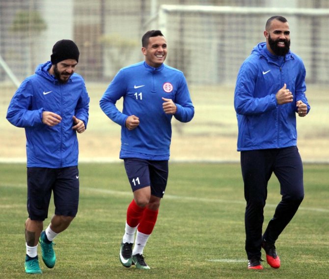 Antalyaspor Eto’o’suz Çalıştı