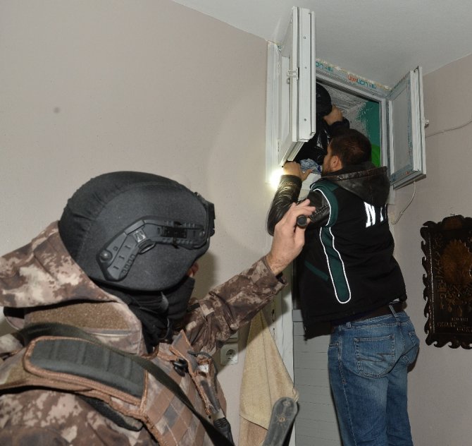 Adana’da Uyuşturucu Operasyonu: 27 Gözaltı