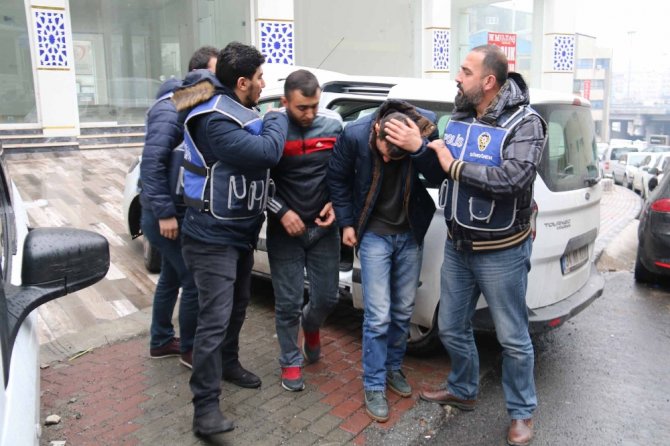 İstanbul’da Hırsızların Suçüstü Yakalandığı Operasyon Kamerada