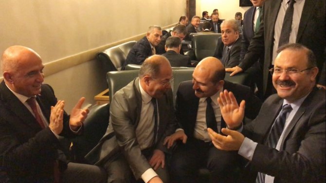 Görüşmelerde Doğum Günü Kutlaması