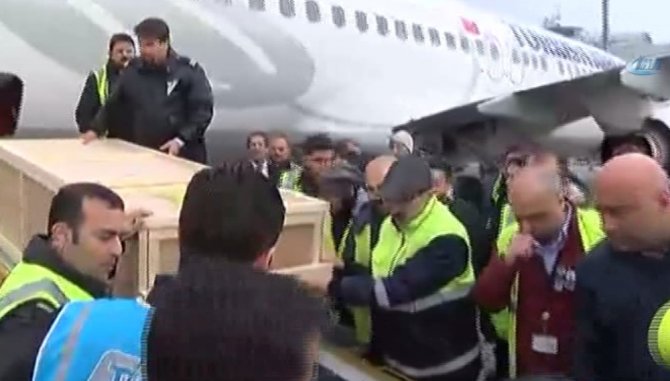 Uçak Kazasında Ölenlerin Cenazeleri Türkiye’ye Getirildi