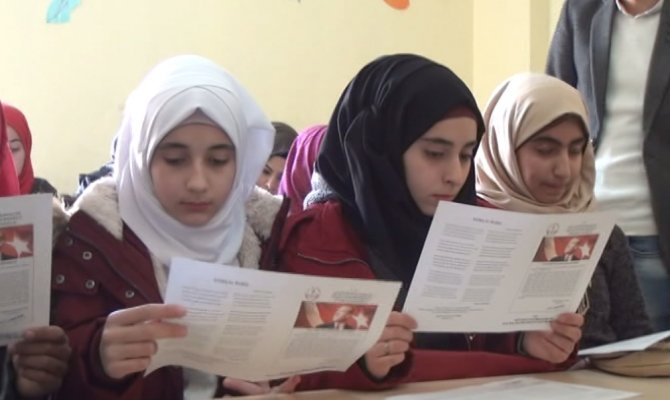 Suriyeli Öğrenciler De Karne Sevincini Yaşadı