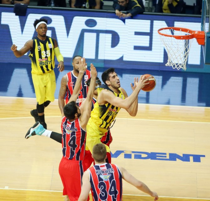Fenerbahçe, Zirvedeki Yerini Sağlamlaştırdı