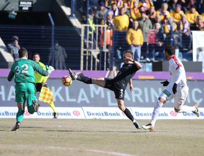 Antalyaspor’a 2 Dakika Yetti