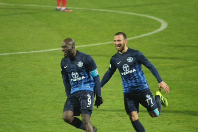 Adana Demirspor Kapanışı 3 Puanla Yaptı