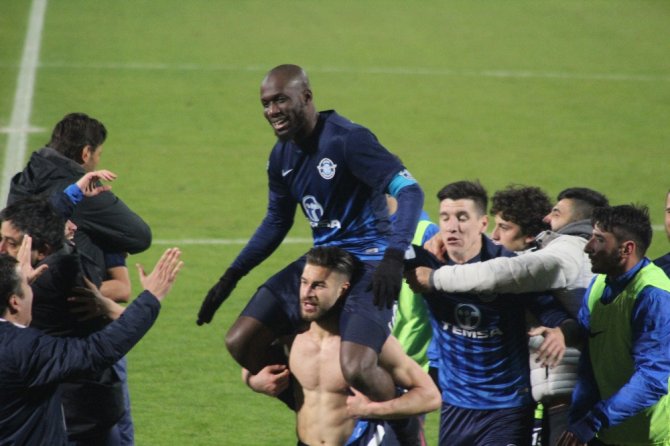 Adana Demirspor Kapanışı 3 Puanla Yaptı