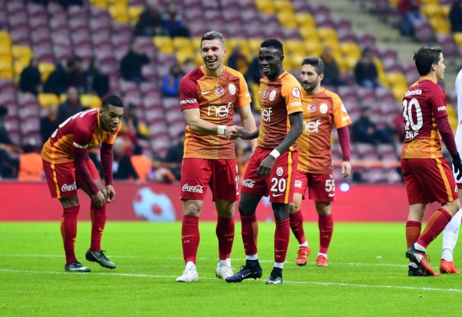 Poldi Attı Galatasaray Turladı