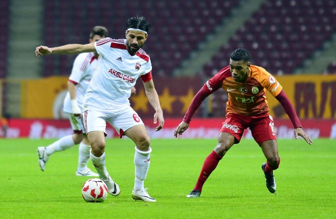 Poldi Attı Galatasaray Turladı