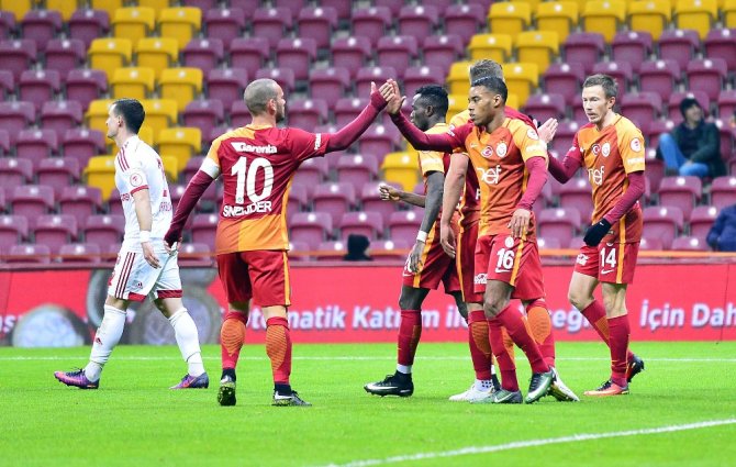 Poldi Attı Galatasaray Turladı