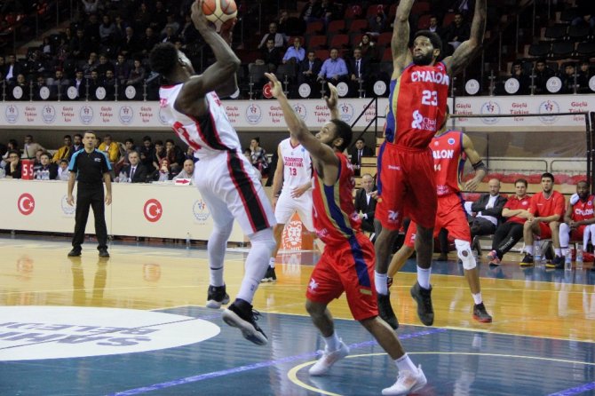 Gaziantep Basketbol Galibiyete Rağmen Liderlik Şansını Kaybetti