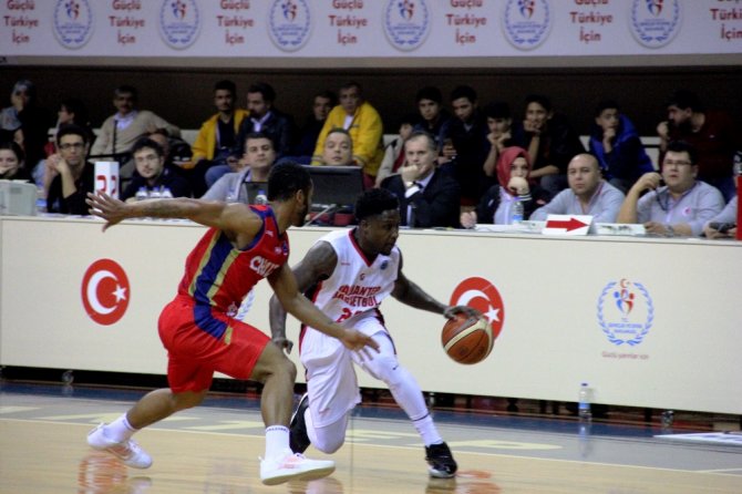 Gaziantep Basketbol Galibiyete Rağmen Liderlik Şansını Kaybetti