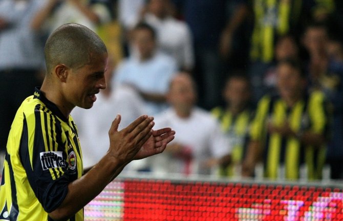 Alex’in Biyografisi 3 Şubatta Raflarda